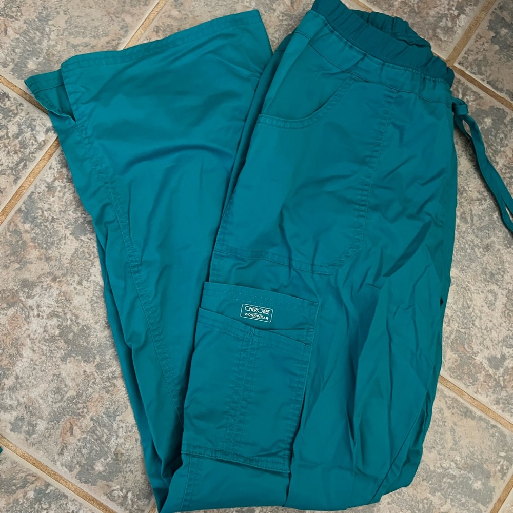 Cherokee scrub set